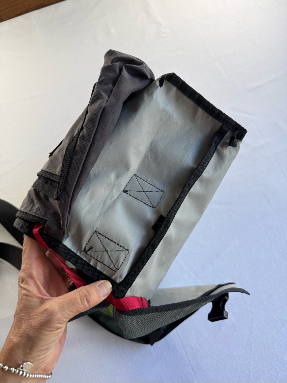 Timbuk2 Classic Messenger Bag Grey Green Small Crossbody Commuter Bike Bag - Picture 4 of 12